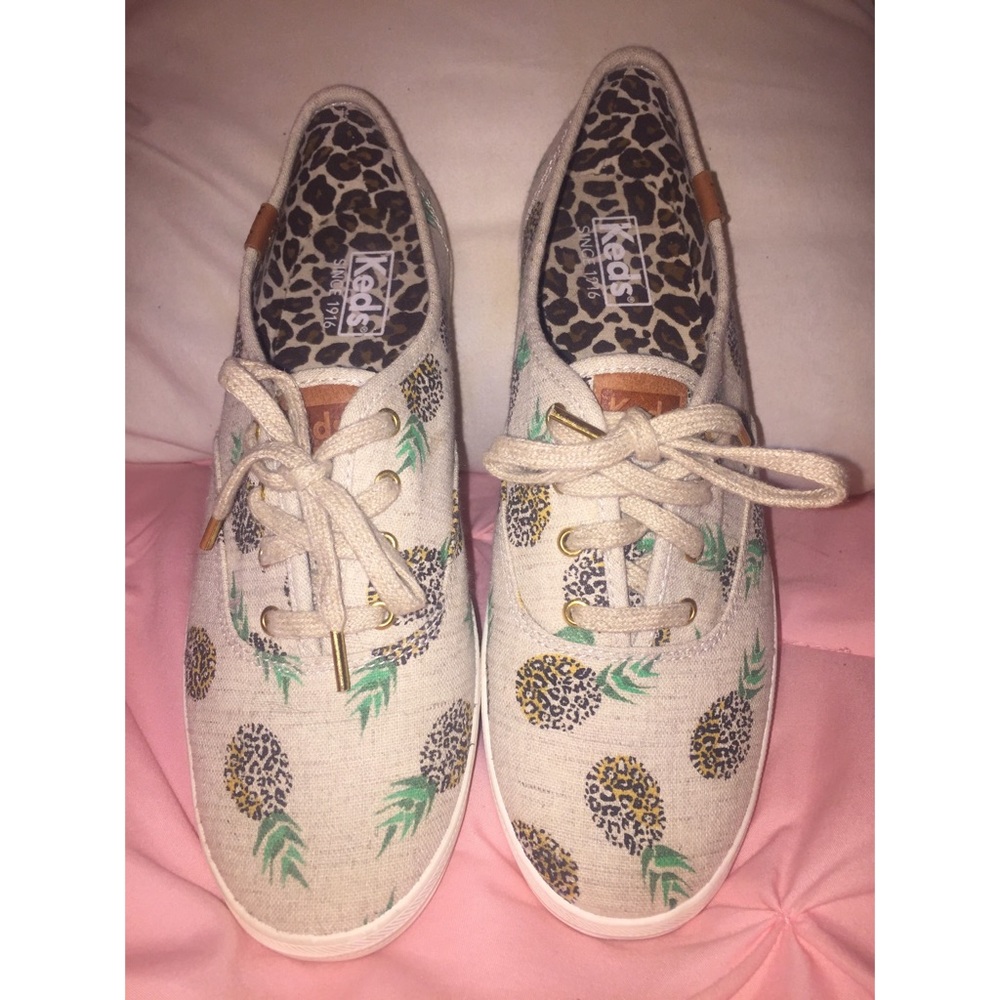 Women’s size 8 Keds